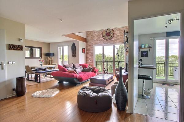 Appartement Villeneuve La Garenne Duplex 4 pièces 98.38 m2 vue Seine avec Balcon et 2 Parkings