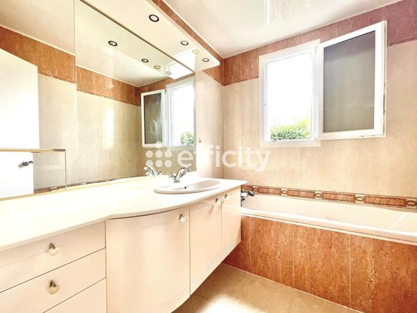 Maison 7 pièces - 140 m² Exclusivité efficity