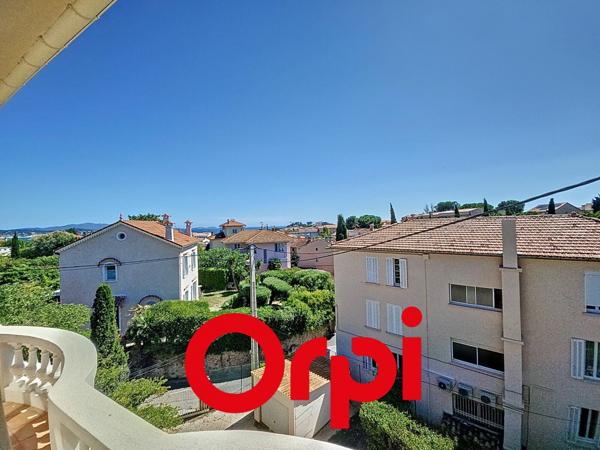 Appartement à vendre    2 pièces • 79 m2 Bandol