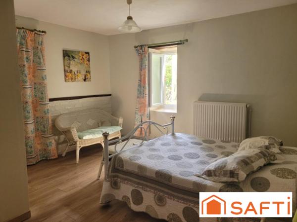 Maison pierre 430m2, Gites et chambres d'hotes avec piscine.