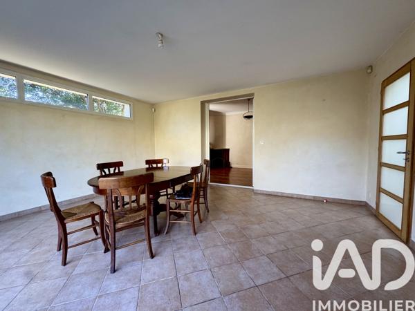 Location maison 6 pièces 165 m² Mérignac