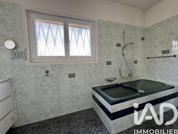 Location maison 6 pièces 165 m² Mérignac