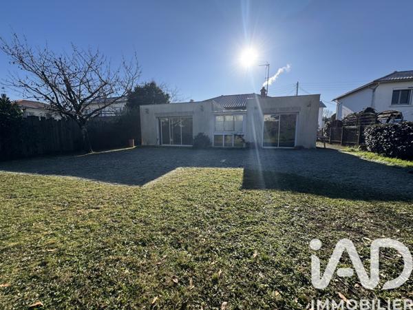 Location maison 6 pièces 165 m² Mérignac