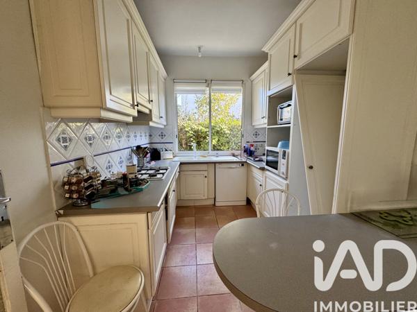 Location maison 6 pièces 165 m² Mérignac