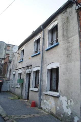 Maison vendue louée 430€/mois, proche centre ville,4pièces, 2chbres.Tt à égout
