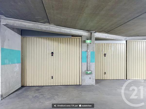 Parking à vendre  17 m 2   LYON  - 69008