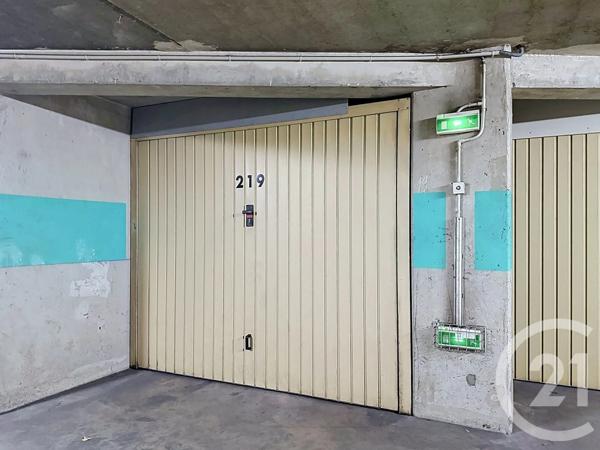 Parking à vendre  17 m 2   LYON  - 69008