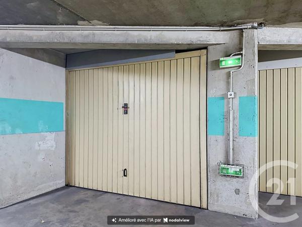 Parking à vendre  17 m 2   LYON  - 69008