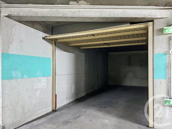 Parking à vendre  17 m 2   LYON  - 69008