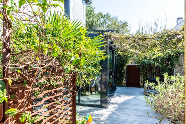 Loft en triplex quartier Chalâtres et patio de 60 m2