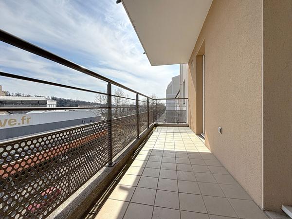VICTOR HUGO - appartement 112 m² lumineux traversant 4 chambres 2 balcons 1 garage un stationnement