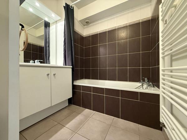 VICTOR HUGO - appartement 112 m² lumineux traversant 4 chambres 2 balcons 1 garage un stationnement