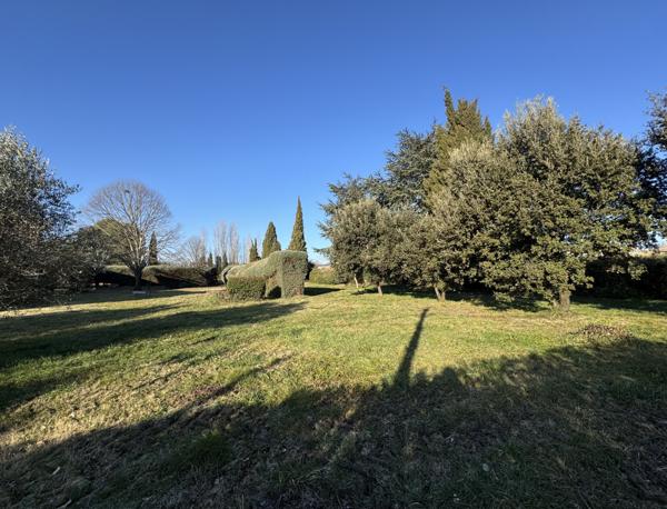 Uzès (30700) A vendre à Saint-quentin-la-poterie, terrain divisible en plusieurs lots