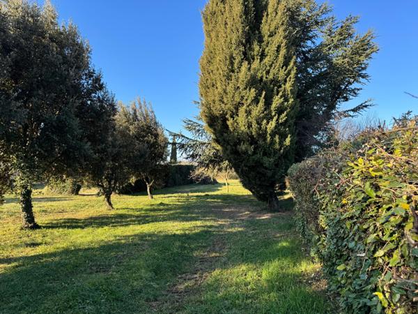Uzès (30700) A vendre à Saint-quentin-la-poterie, terrain divisible en plusieurs lots