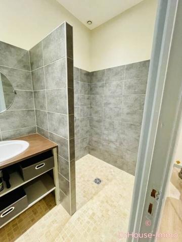 Immeuble à vendre 9 pièces de 380 m²