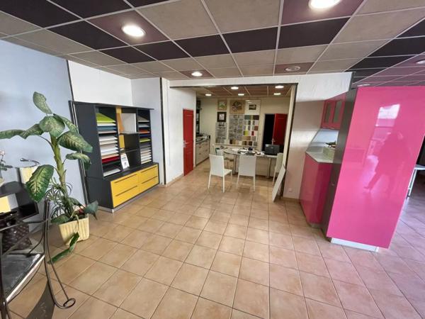 Lodève (34700) À VENDRE - SUPERBE LOCAL COMMERCIAL DE 366 m² - OPPORTUNITÉ EXCEPTIONNELLE