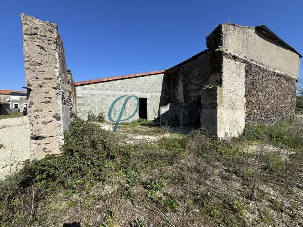 Dépendances de stockage en village
