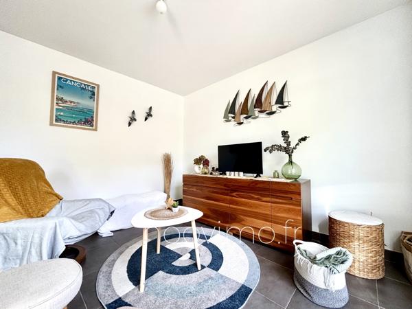 Maison récente 2 chambres, jardin, stationnement