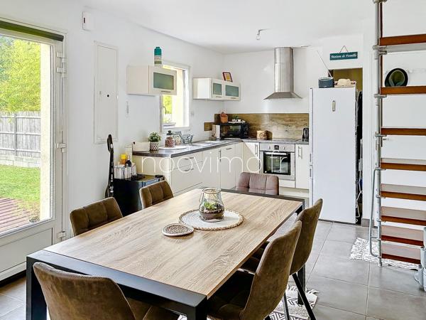 Maison récente 2 chambres, jardin, stationnement