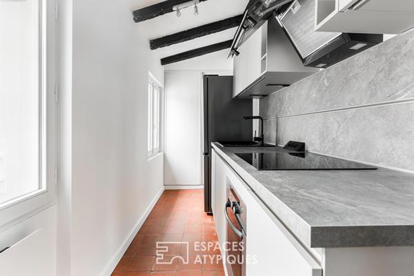 Appartement rénové en dernier étage aux Carmes