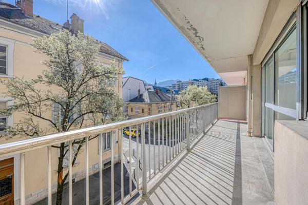 Appartement 3 pièces à vendre centre ville de Chambéry