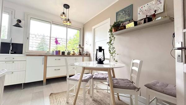 Spacieux T3 lumineux, à deux pas du lac et centre ville.