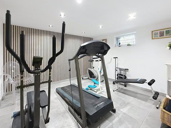 Superbe maison individuelle de 125 m2 dans un des secteur les plus prisés de Marcq-en-Baroeul 4 ch beau jardin clos