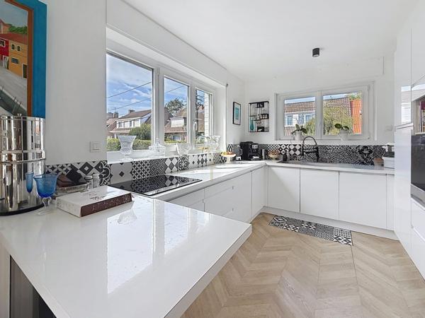 Superbe maison individuelle de 125 m2 dans un des secteur les plus prisés de Marcq-en-Baroeul 4 ch beau jardin clos