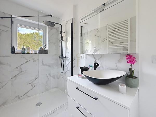 Superbe maison individuelle de 125 m2 dans un des secteur les plus prisés de Marcq-en-Baroeul 4 ch beau jardin clos