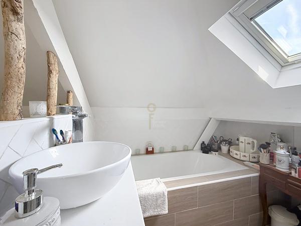 Superbe maison individuelle de 125 m2 dans un des secteur les plus prisés de Marcq-en-Baroeul 4 ch beau jardin clos