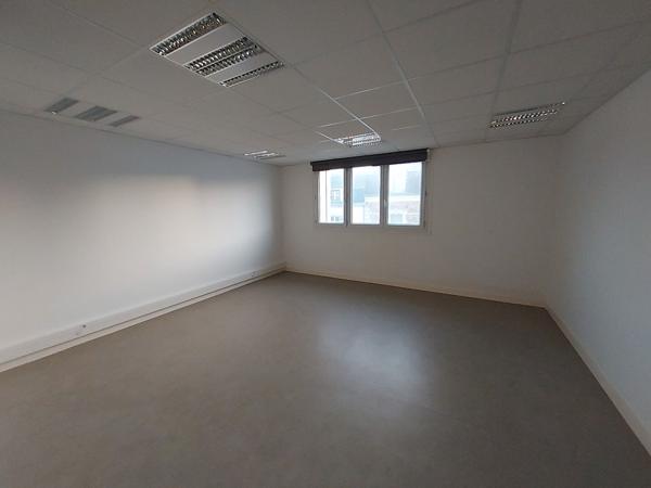 Bureaux 450 m2 LA ROCHE SUR YON , La roche sur yon