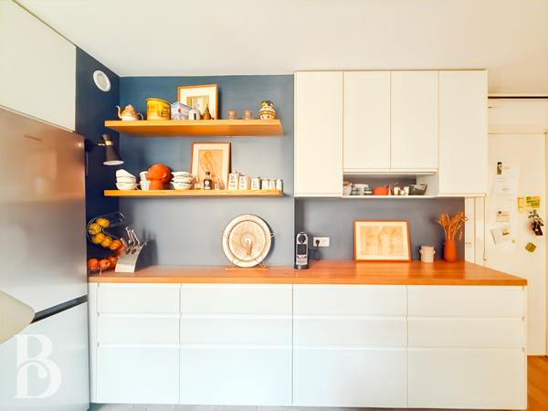 Paris (75015) TRES BEL APPARTEMENT FAMILIAL AVEC GRAND BALCON