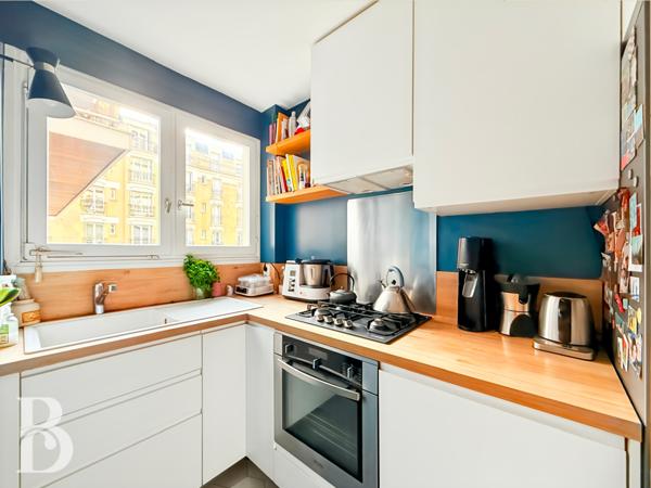 Paris (75015) TRES BEL APPARTEMENT FAMILIAL AVEC GRAND BALCON