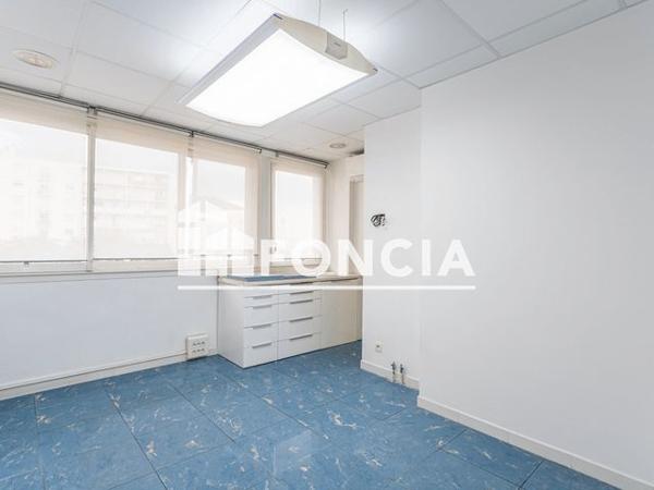 À vendre Local commercial 30.5 m² - Toulon 83000