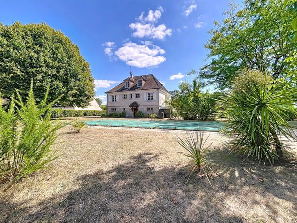 5 minutes d'Amboise, achat maison traditionnelle à Limeray 139 m² 4 chambres sur 4000m² de terrain