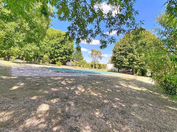 5 minutes d'Amboise, achat maison traditionnelle à Limeray 139 m² 4 chambres sur 4000m² de terrain