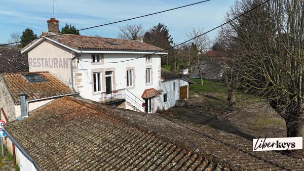 MAISON EN PIERRE NON MITOYENNE - 1600 M² TERRAIN - 290 M² Habitable - 3 CHAMBRES - COMMERCE - 