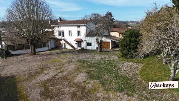 MAISON EN PIERRE NON MITOYENNE - 1600 M² TERRAIN - 290 M² Habitable - 3 CHAMBRES - COMMERCE - 
