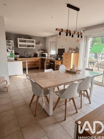 Maison à vendre 5 pièces 91 m² Beaufort-en-Anjou
