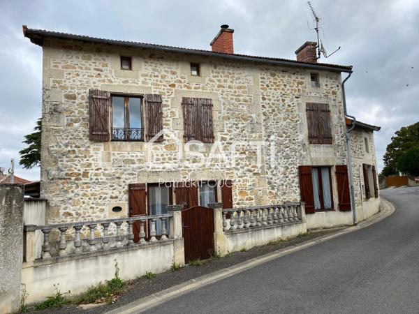 Ancienne Ferme en TBE dans le centre du Village