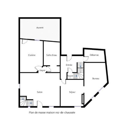 Ancienne Ferme en TBE dans le centre du Village