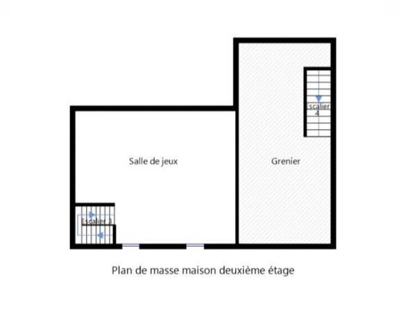 Ancienne Ferme en TBE dans le centre du Village