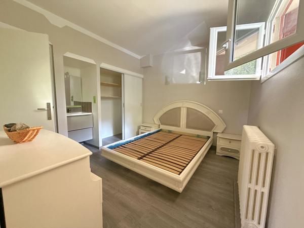 A VENDRE : MAISON RÉNOVÉE AVEC JARDIN, GARAGE ET POTENTIEL LOCATIF À AX-LES-THERMES