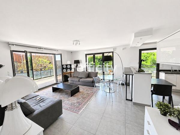 Appartement
         5 pièces
        - 96 m² Bien prestige 695 000 € *