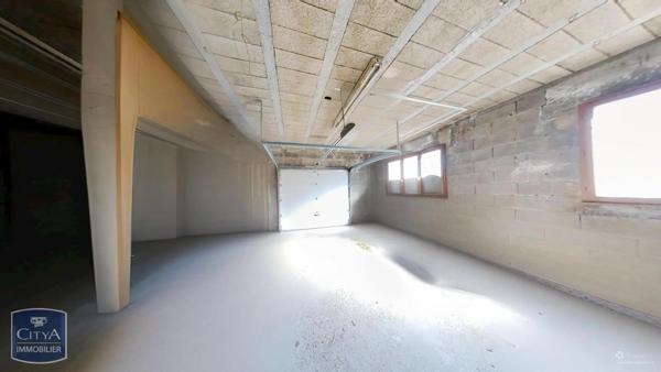 Local professionnel à vendre 300m²