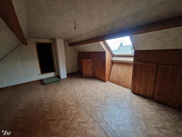 Yvetot, maison mitoyenne d'~94m² sur terrain ~1050 m², 3 chambres, 1 bâtiment.