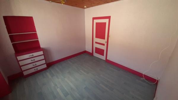 Maison de village avec plusieurs logements