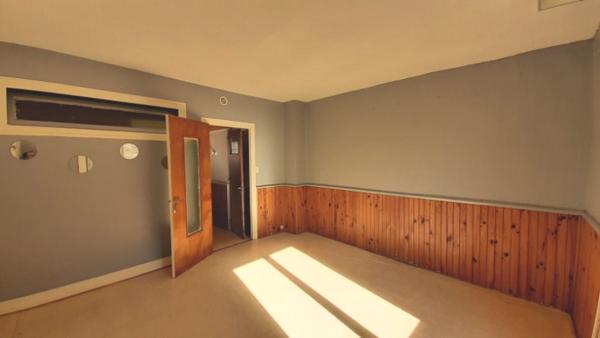 Maison de village avec plusieurs logements