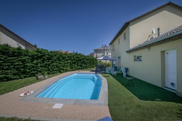 En exclusivité – Maison 6 pièces de 139 m² à Yutz avec jardin, piscine et prestations de qualité