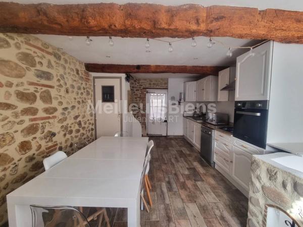 Maison de village avec terrasse !